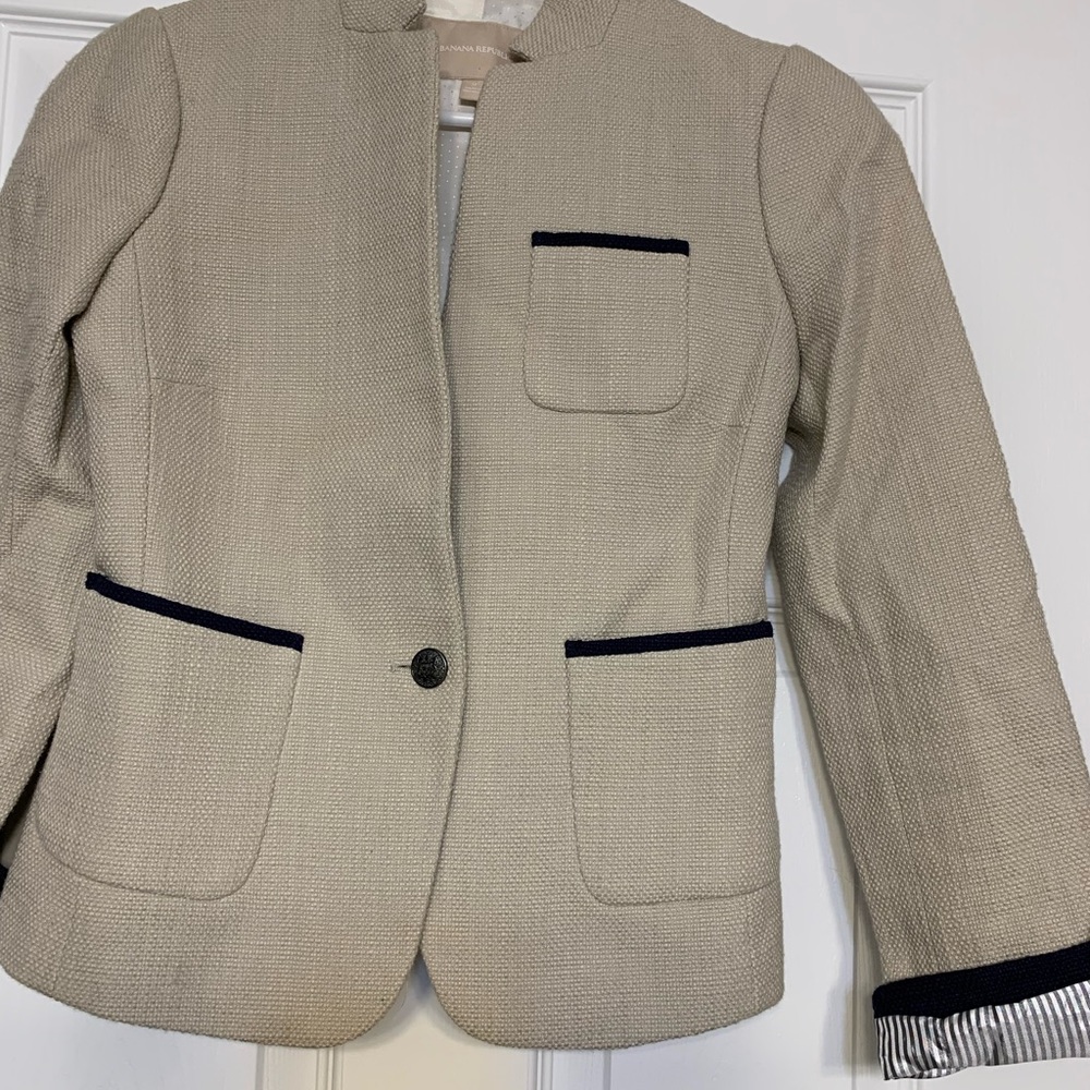 Blazer - Picture 3 of 6